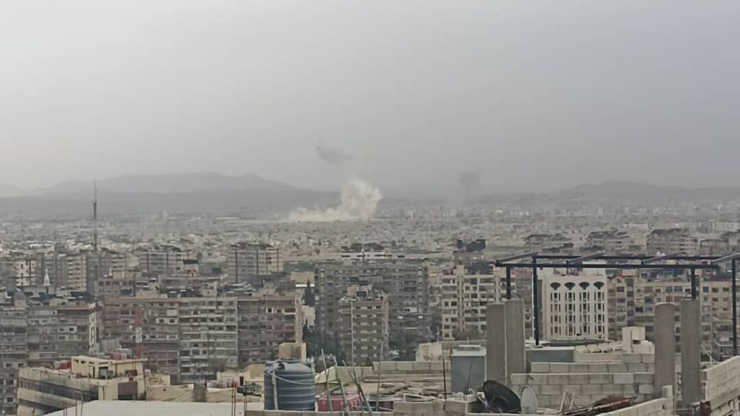 غارة إسرائيلية عنيفة على أشرفية صحنايا قرب دمشق
