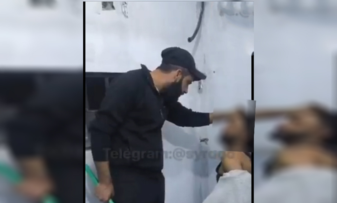 ليش ماعملت تسوية.. فيديو يثير الجدل بعد اعتداء عنصر تابع للحكومة السورية