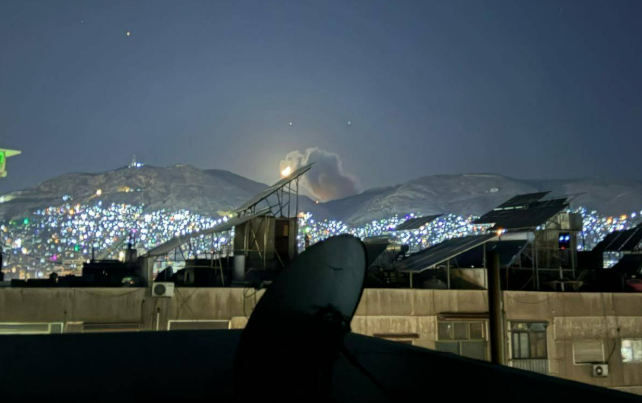 Israel Launches Intense Airstrikes Amid International Warnings of Escalation in Syria