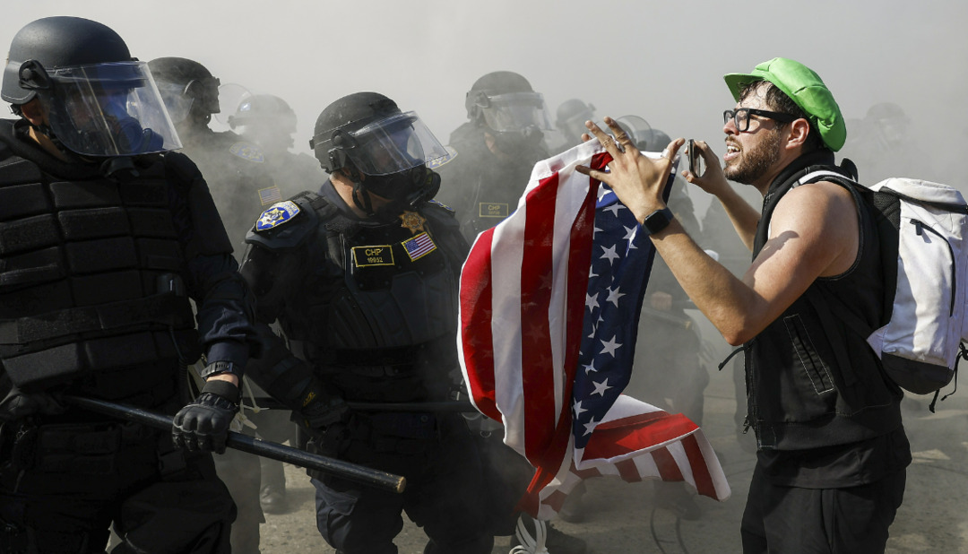 TEXAS Rallies to Maintain Order After Los Angeles Protests