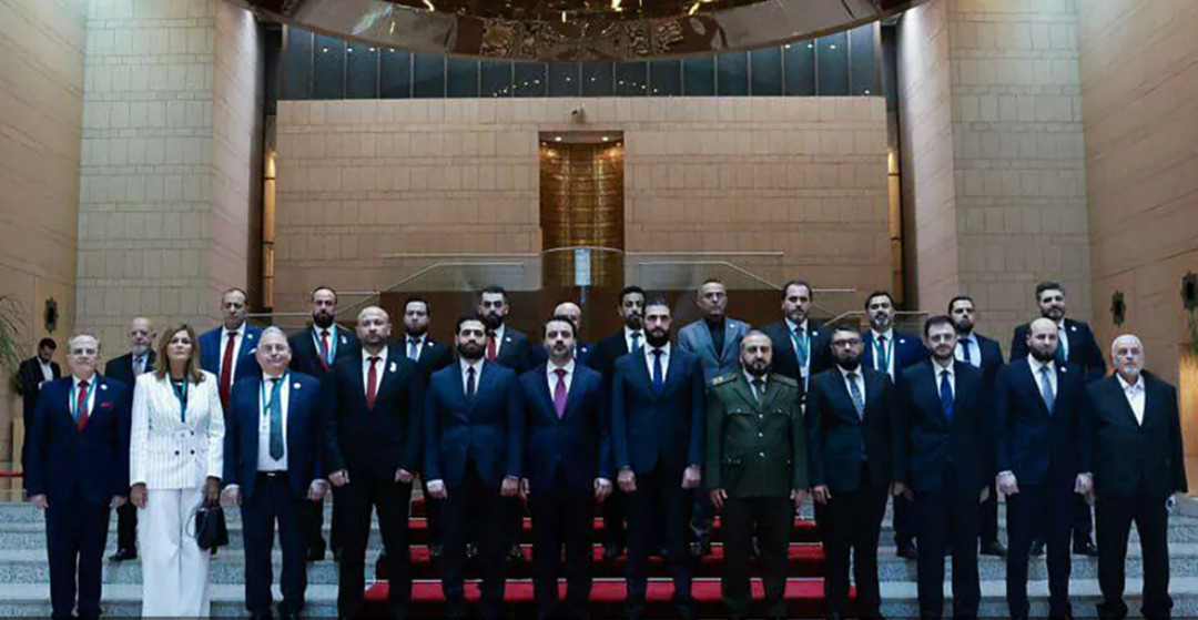 وثائق تكشف تعيين 31 دبلوماسياً في بعثات خارجية بمرجعيات قانونية مثيرة للجدل