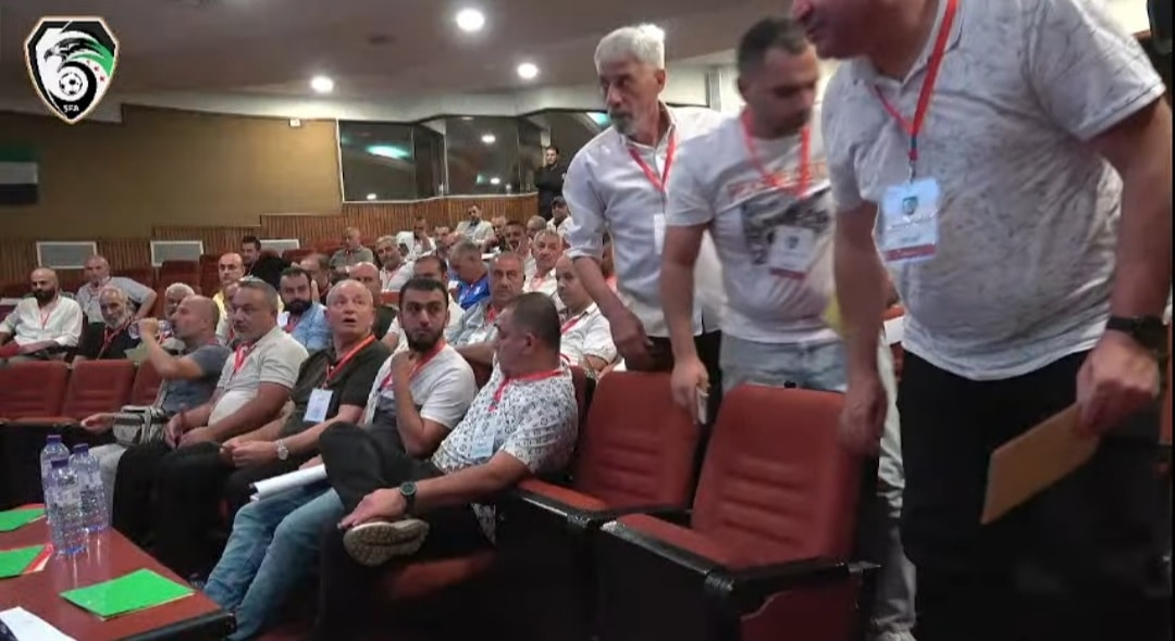 مغادرة الكردغلي والمحروس القاعة.. جدل واسع بعد قرار إسقاط الشهادة عن رئيس اتحاد كرة القدم