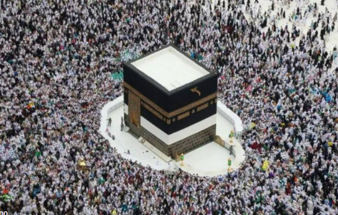 السعودية تتيح لجميع حاملي التأشيرات أداء العمرة 