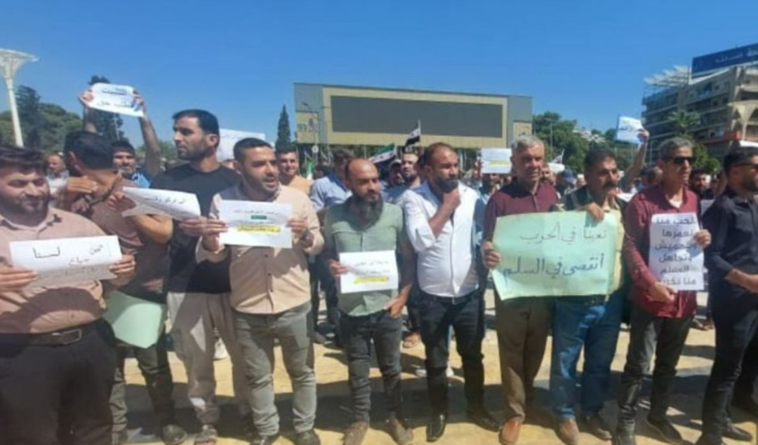 تجدد احتجاجات معلمي الشمال السوري مطالبين بالتثبيت والمستحقات المالية