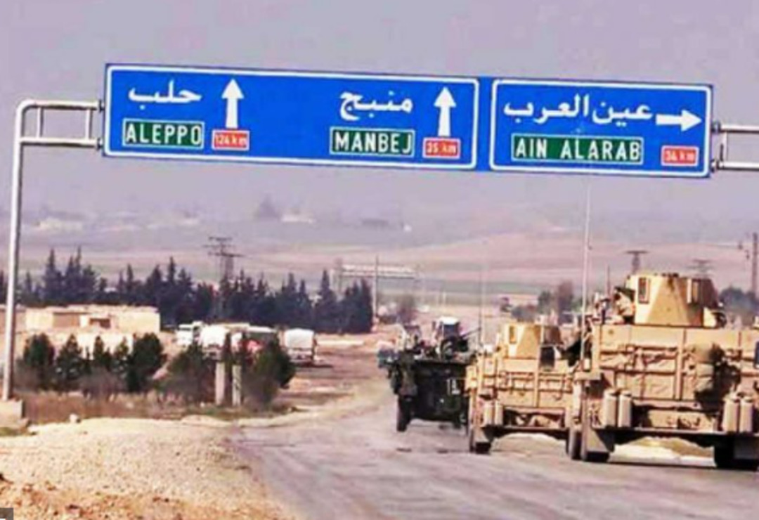 احتجاج الكوادر الطبية في منبج بسبب توقف الدعم وتأخر الرواتب
