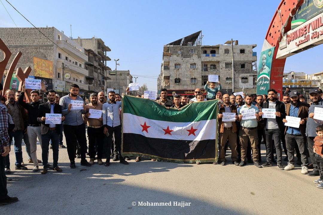 احتجاجات المعلمين في إدلب تزامنًا مع استمرار إضراب الكرامة ومطالباتهم بتحقيق حقوقهم