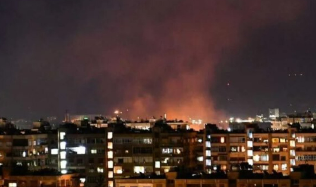 سقوط ضحايا.. انفجارات عنيفة تهزّ دمشق ومحيطها وسط استنفار أمني واسع