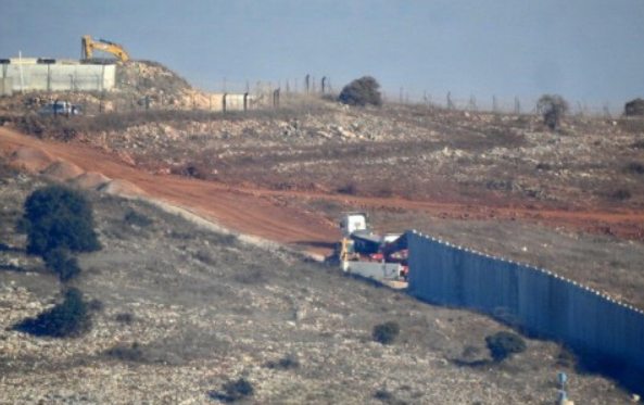 إسرائيل تبدأ في بناء جدار عازل جديد داخل الأراضي اللبنانية على الحدود