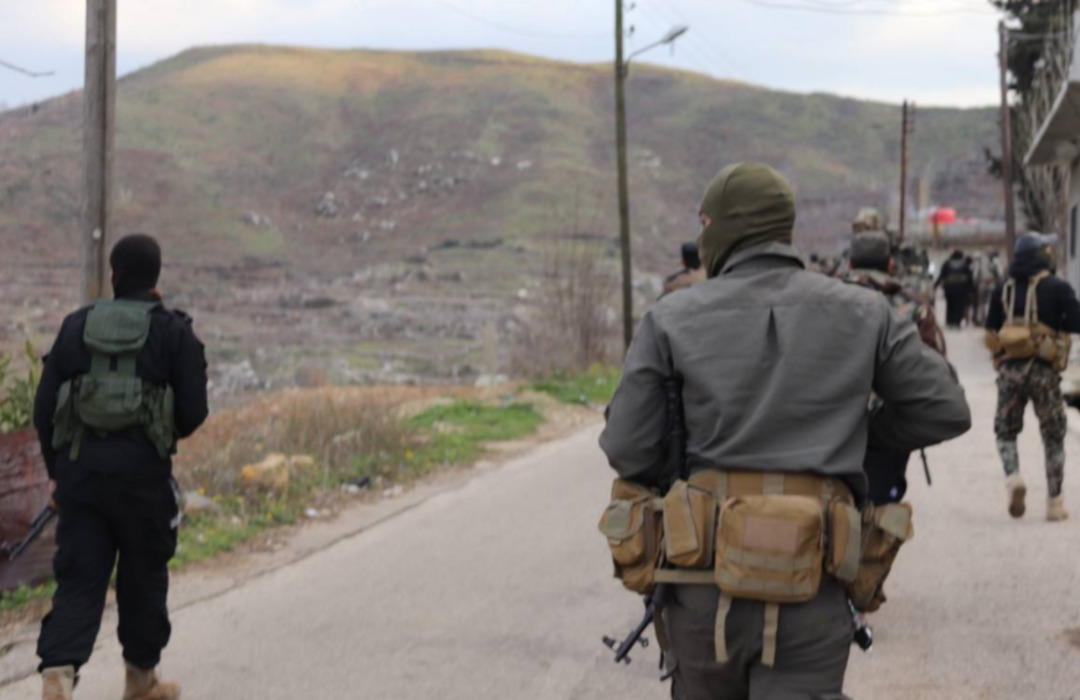 توتر أمني في قرية عين الحياة بريف القرداحة بسبب محاولة اعتقال