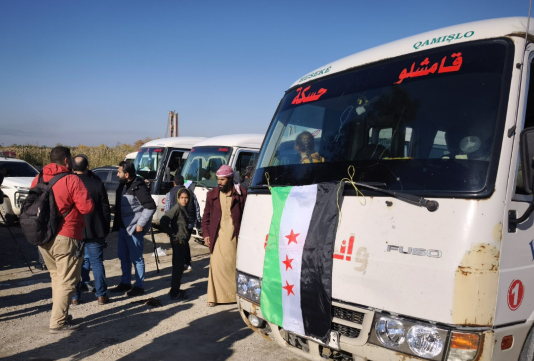 العودة من مخيمات النزوح: عائلات سورية تغادر 