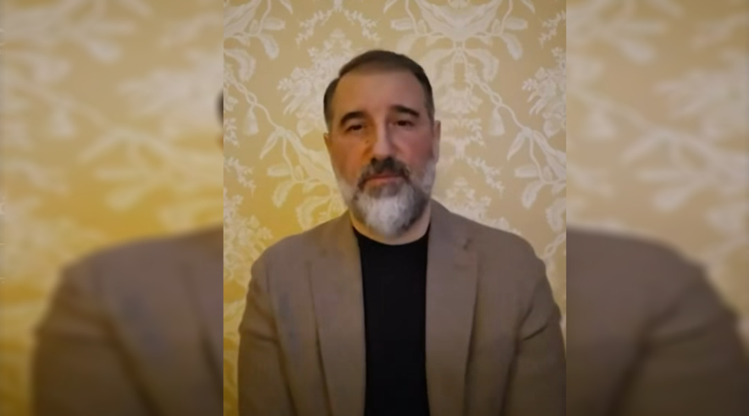 رامي مخلوف يهاجم غزال غزال:   يا أبناء طائفتي ثقوا بي ولا تتبعوا رجل دين كالقطيع