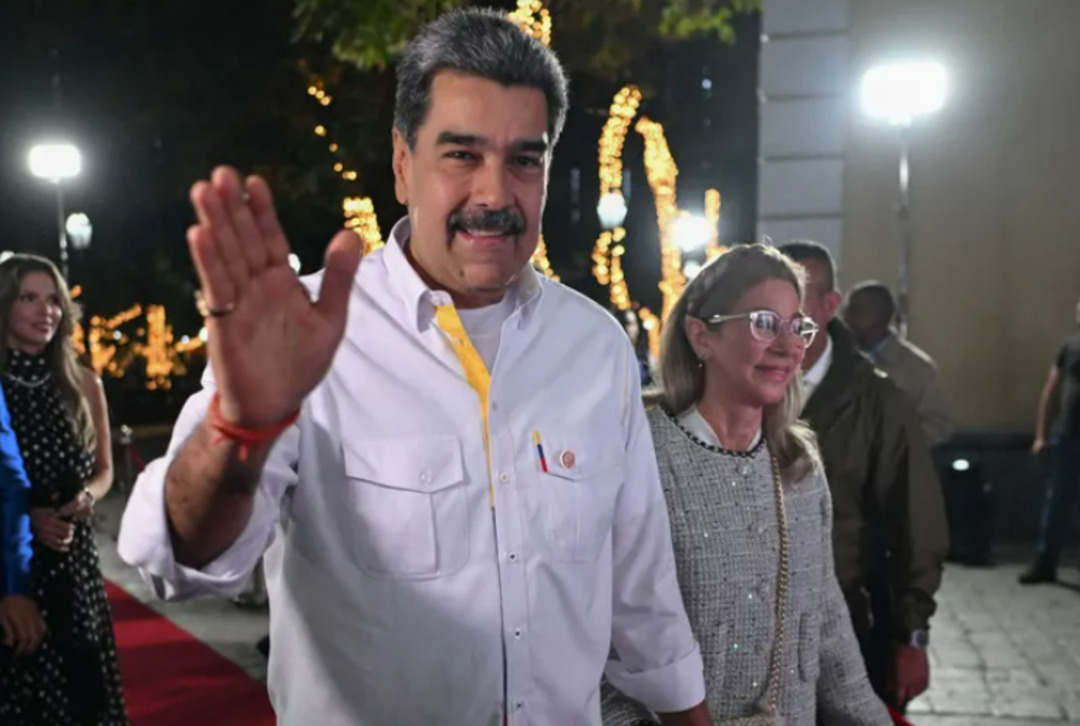 ترامب يعلن القبض على مادورو.. وسط غارات أمريكية على فنزويلا