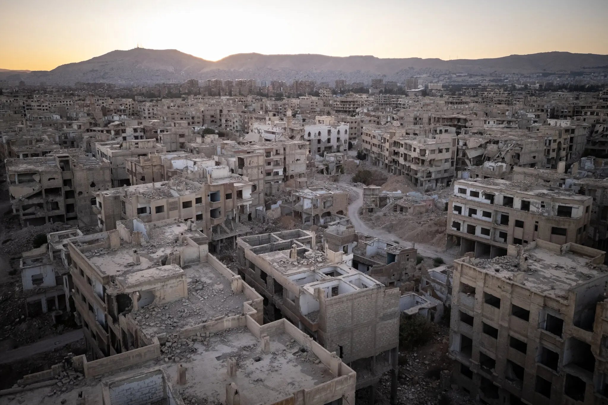 نيويورك تايمز: سوريا بين فكي الدمار: غياب خطة فعّالة لإعادة الإعمار