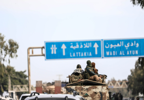 فصل جماعي في اللاذقية يثير غضب العاملين بقطاع التعليم