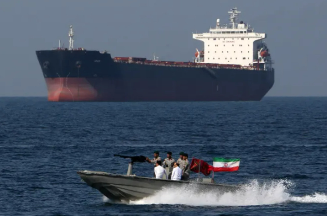 إيران ترفع صادراتها النفطية عبر مضيق هرمز