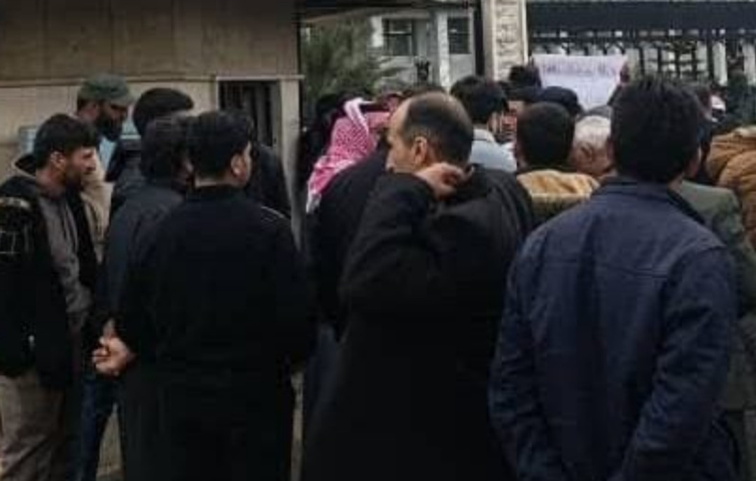 مزارعون في دمشق يحتجون للمطالبة بتسهيل حفر الآبار