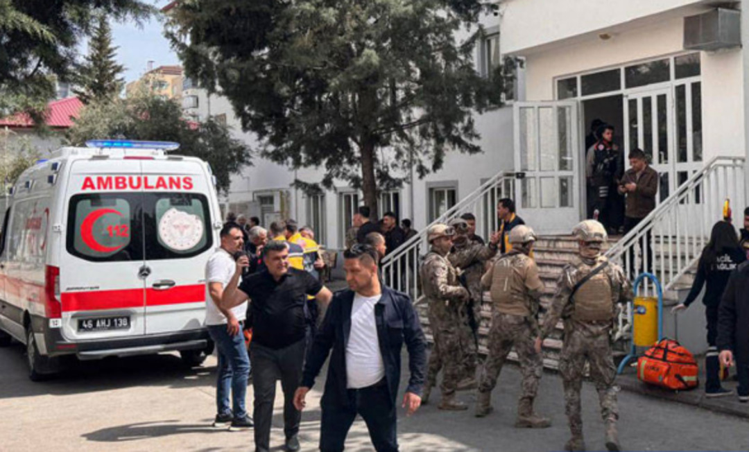 مقتل أربعة وإصابة أكثر من 20 بانطلاق نار في مدرسة بكهرمان مرعش