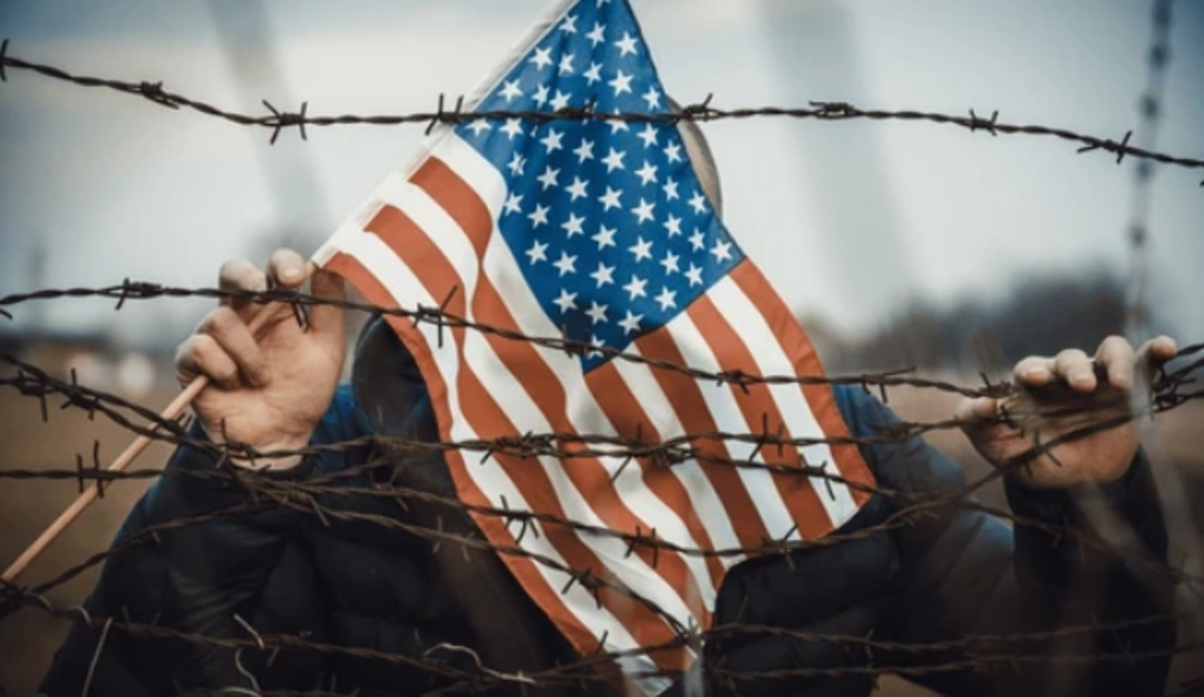 عودة مسنة فرنسية (85) إلى فرنسا بعد توقيفها من قبل شرطة الهجرة الأمريكية