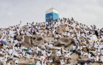 تحت حرارة تقارب 40°: تدفق حشود الحجاج إلى صعيد عرفات لأداء ركن الحج الأعظم