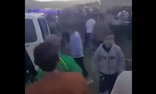 فيديو: اشتباكات مسلحة خلال مباراة كرة قدم في بعرين بحماة توقع جرحى