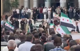 مظاهرة  أمام القصر العدلي في حلب للمطالبة بإلغاء قرار الاستملاك
