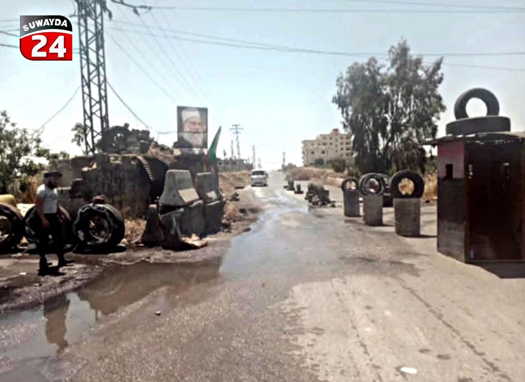 حاجز أم الزيتون يغلق الطريق إلى دمشق ويمنع طلاباً ومراقبين من المغادرة