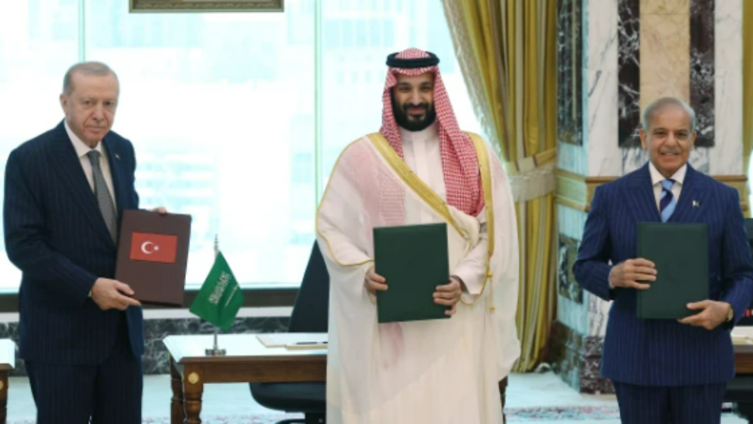 السعودية وتركيا وباكستان توقعان 